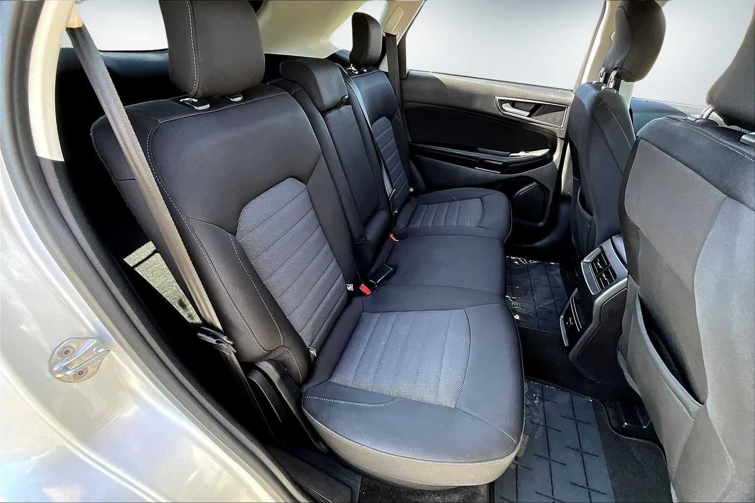 Thumbnail: 2017 Ford Edge - 27
