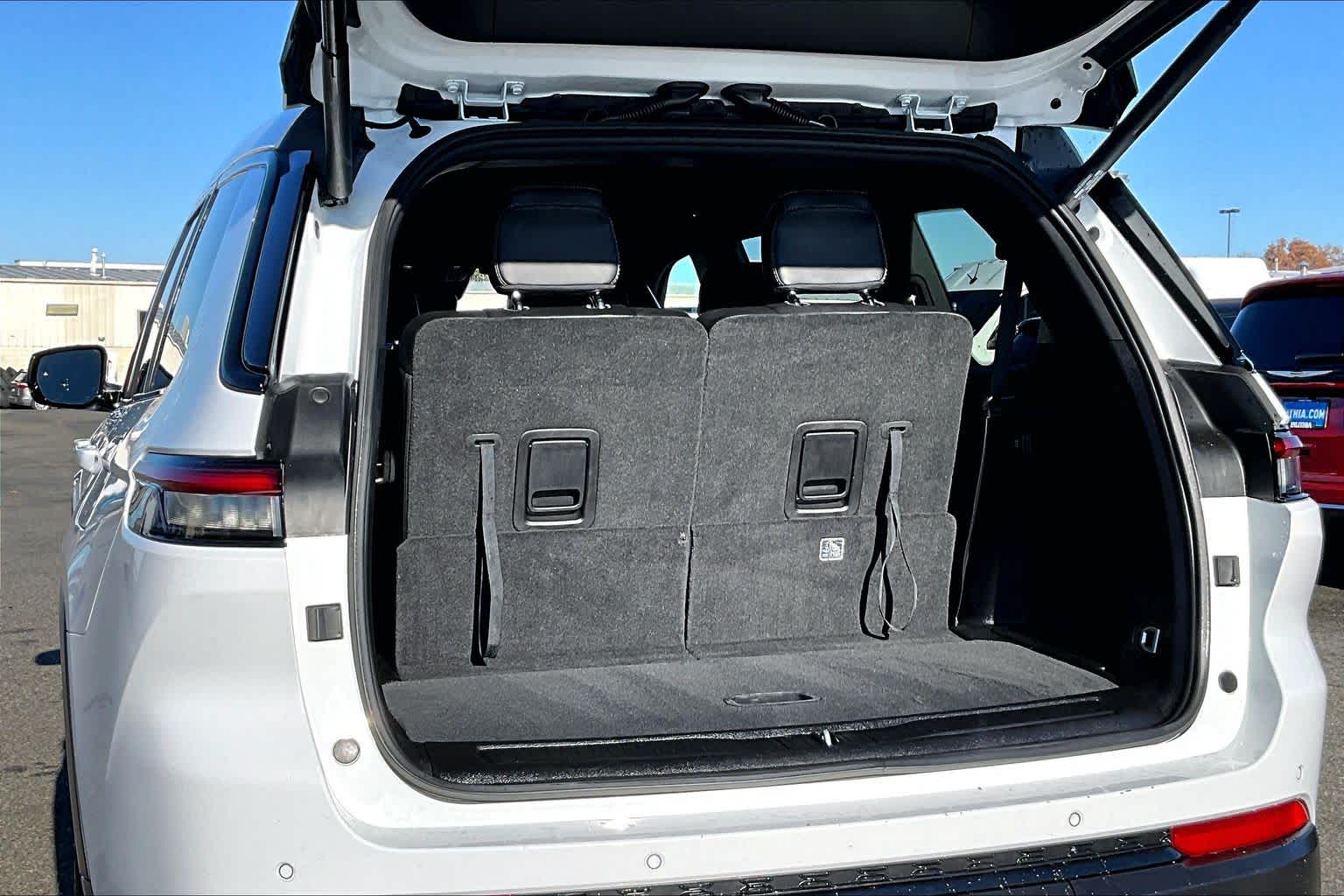 Thumbnail: 2024 Jeep Grand Cherokee L - 18