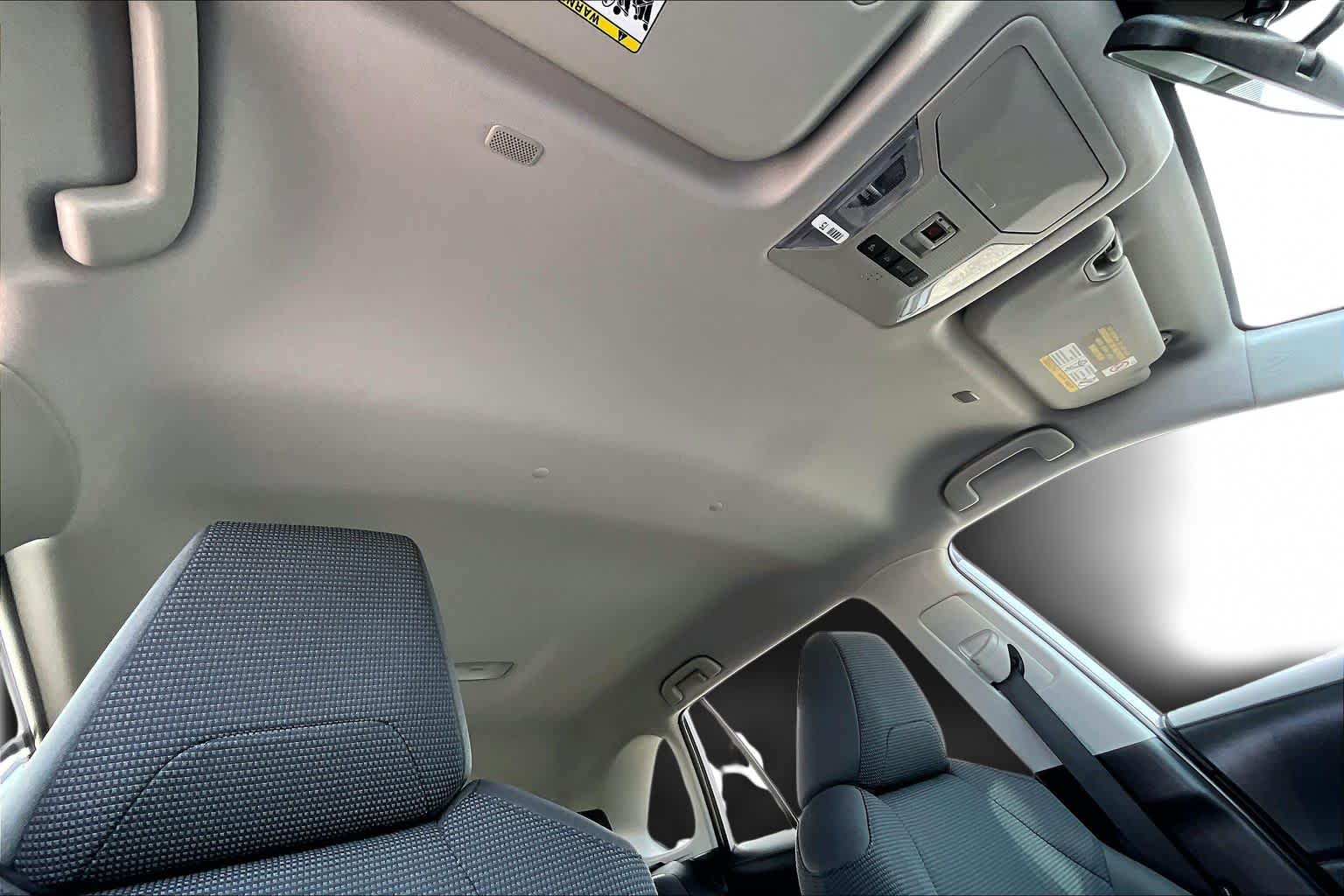 Thumbnail: 2025 Toyota RAV4 - 31