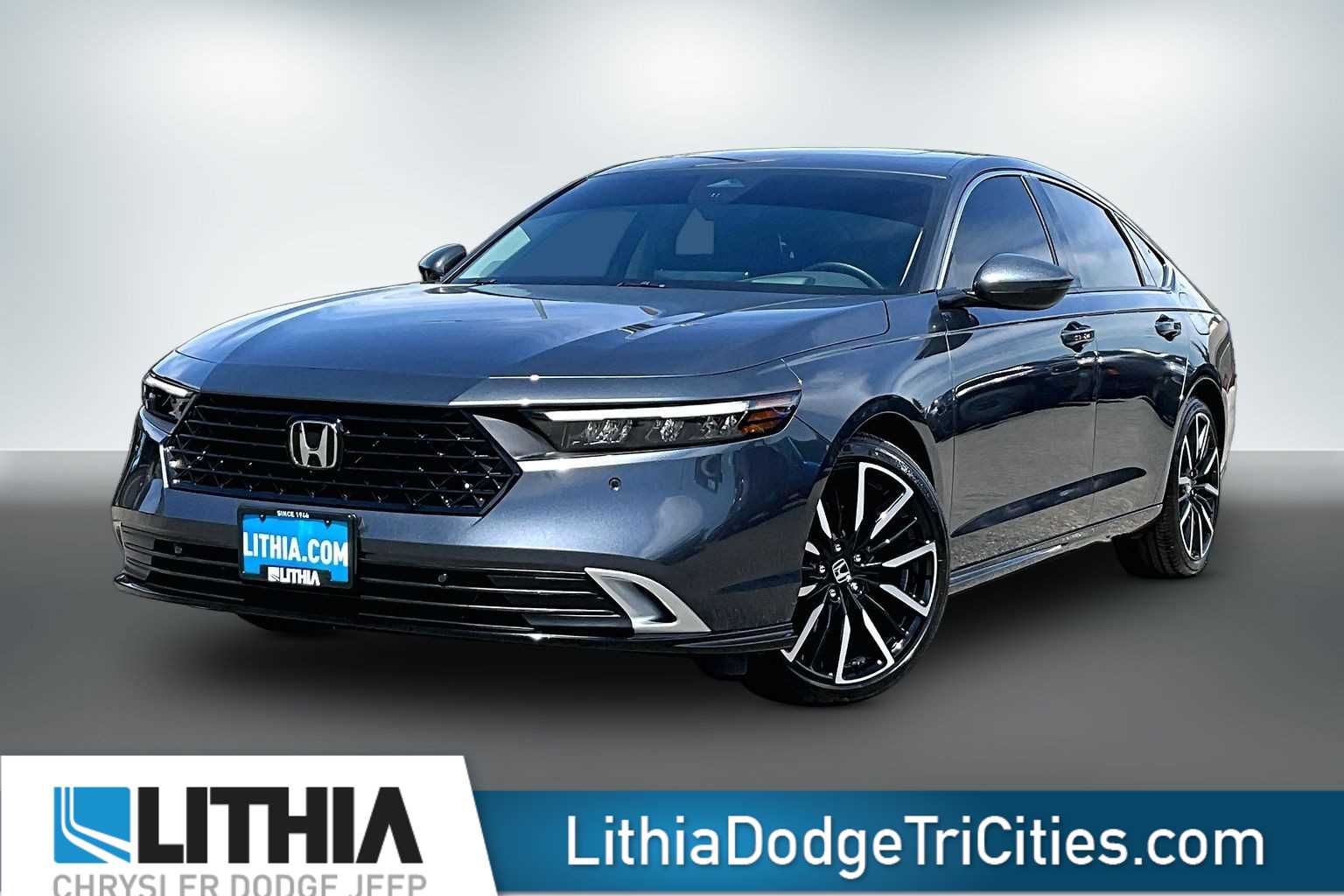 2025 Honda Accord Hybrid Touring's photo