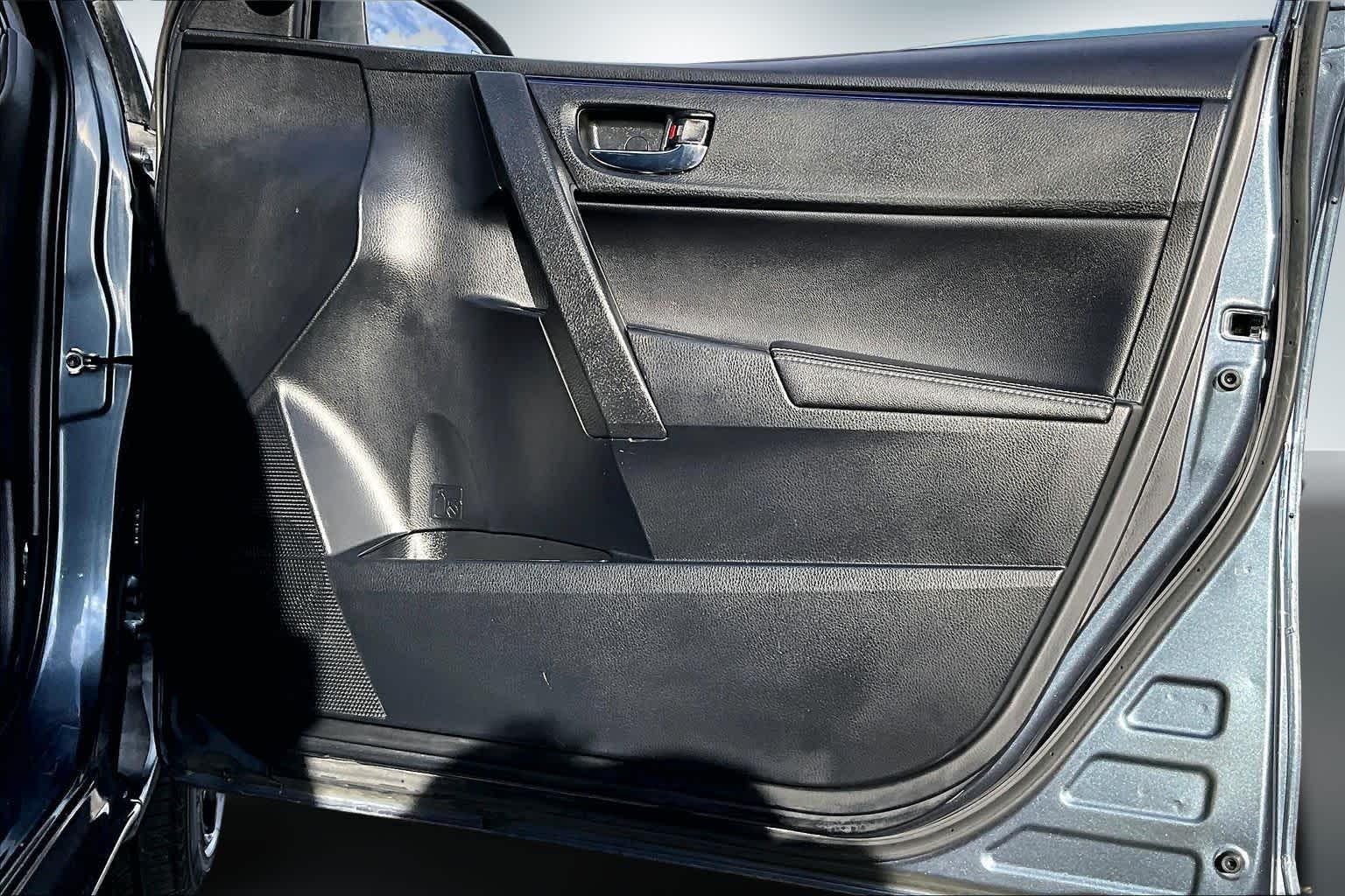 Thumbnail: 2017 Toyota Corolla - 28