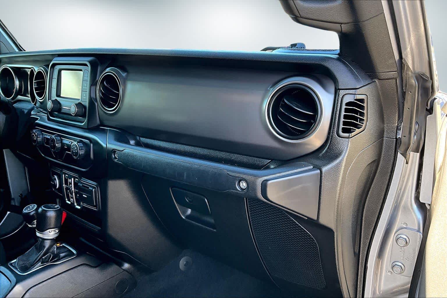 Thumbnail: 2020 Jeep Gladiator - 23