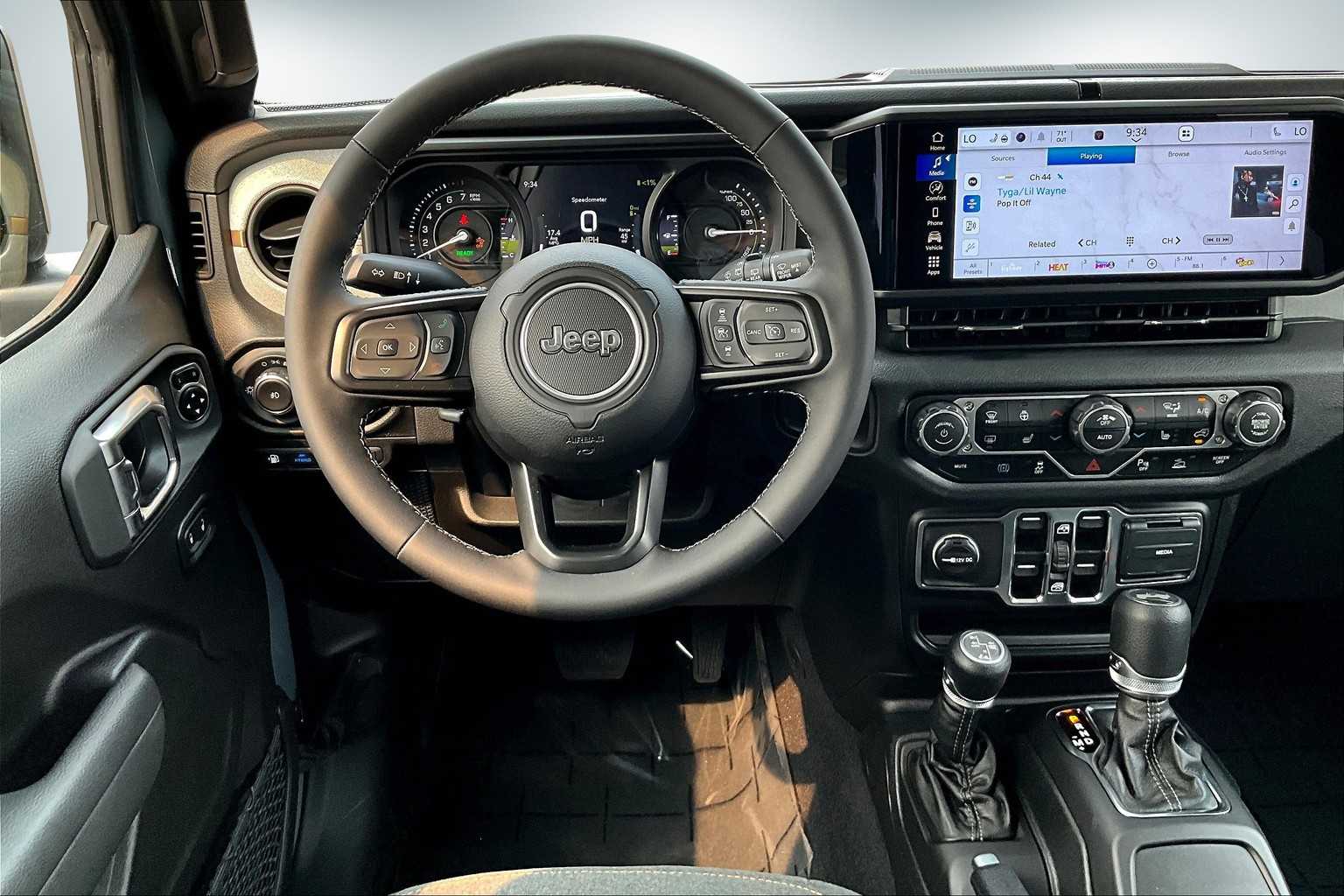 Thumbnail: 2025 Jeep Wrangler - 15