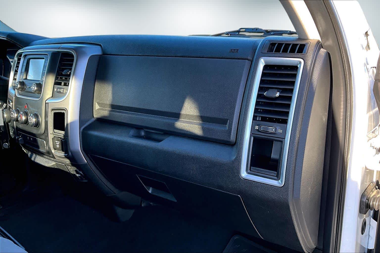 Thumbnail: 2022 RAM 1500 Classic - 23