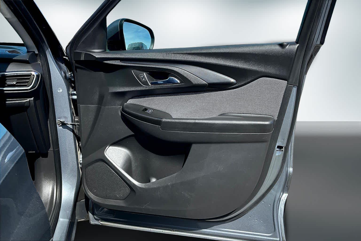 Thumbnail: 2022 Chevrolet TrailBlazer - 28