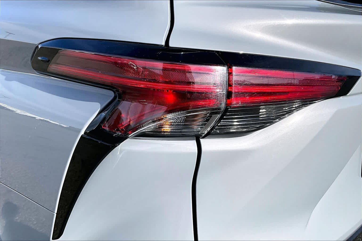 Thumbnail: 2024 Toyota Sienna - 34