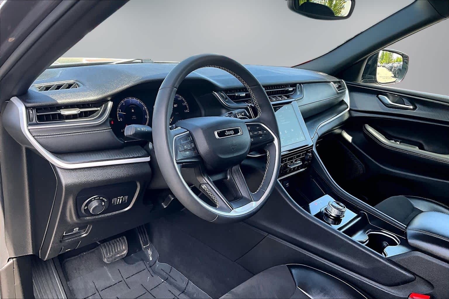 Thumbnail: 2024 Jeep Grand Cherokee L - 2