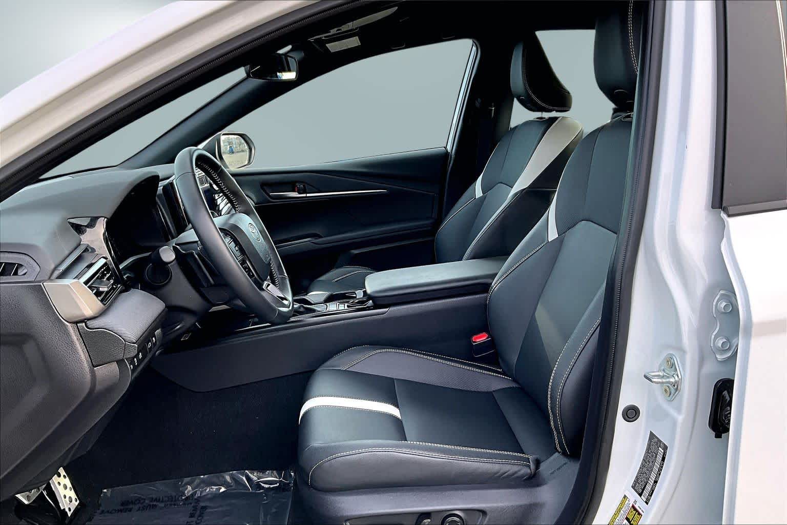 Thumbnail: 2025 Toyota Camry - 11