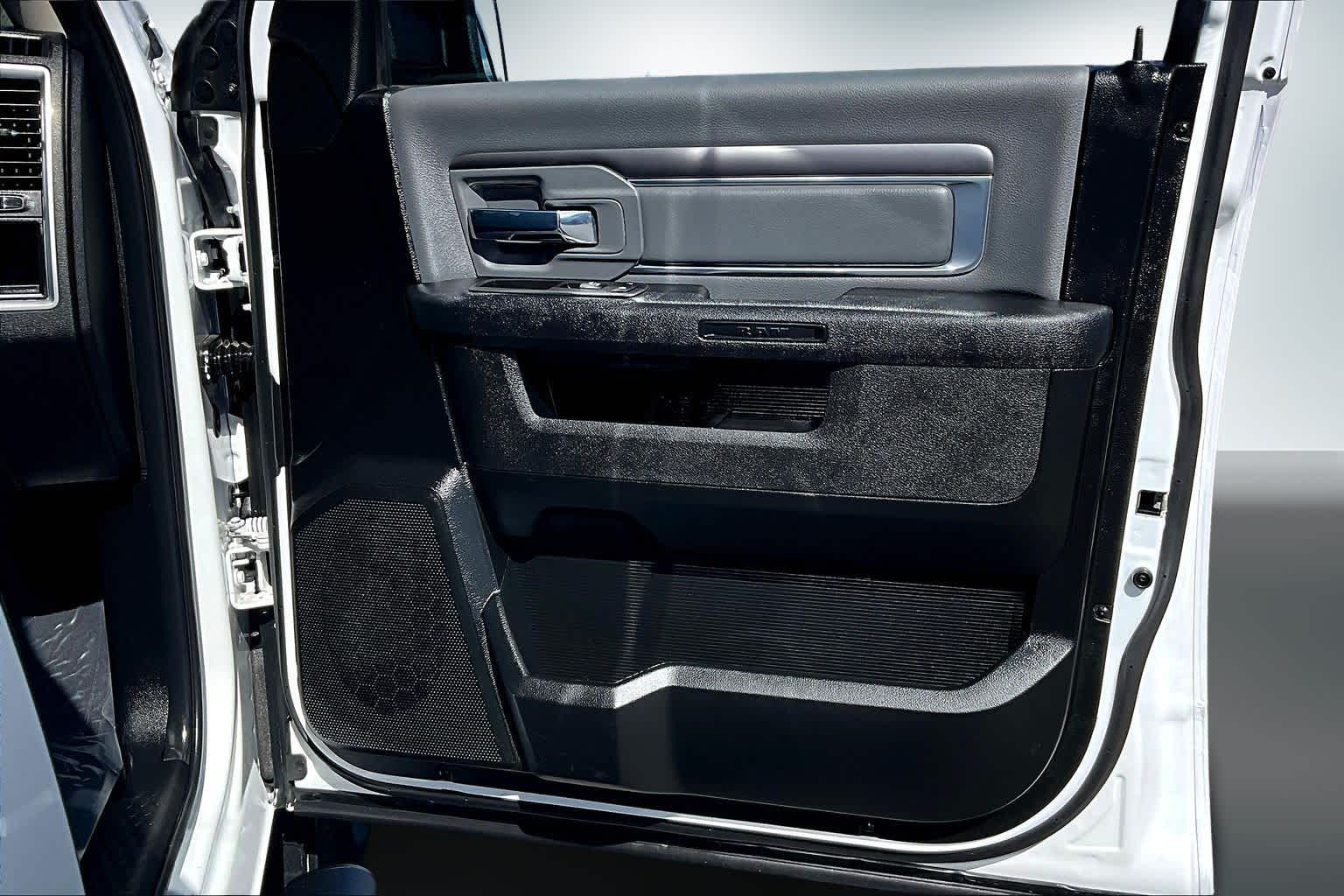 Thumbnail: 2022 RAM 1500 Classic - 28