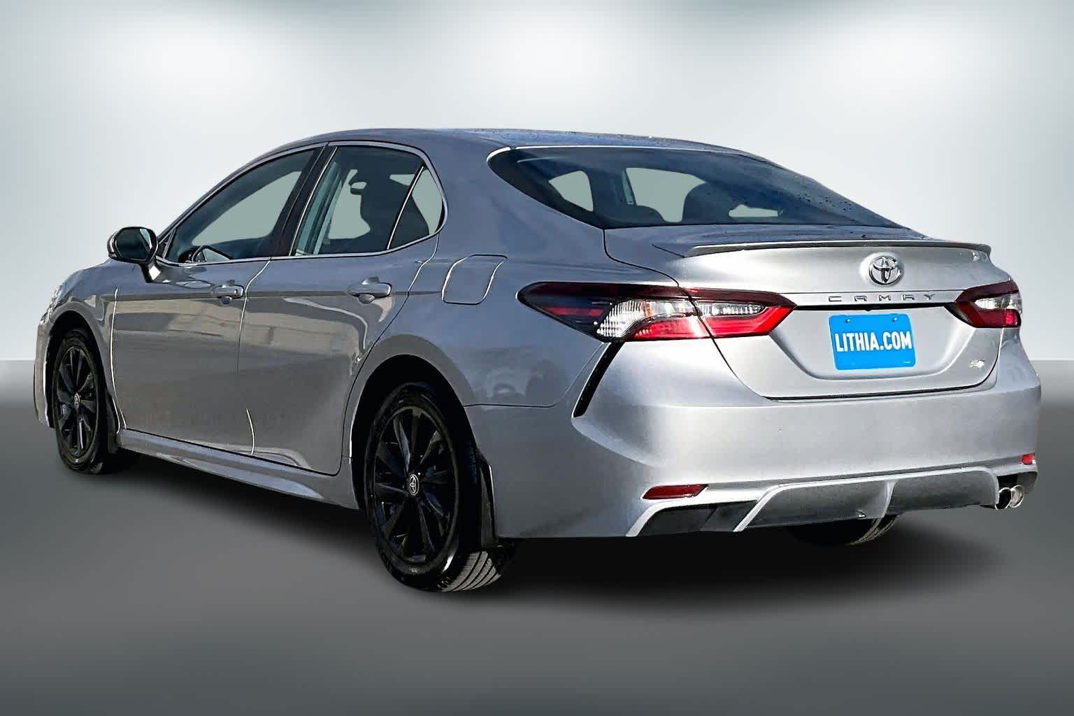 Thumbnail: 2022 Toyota Camry - 4