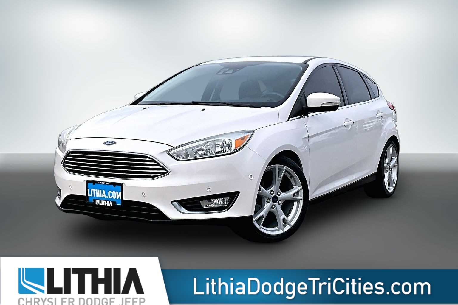 2015 Ford Focus 5 Door Hatch Titanium's photo