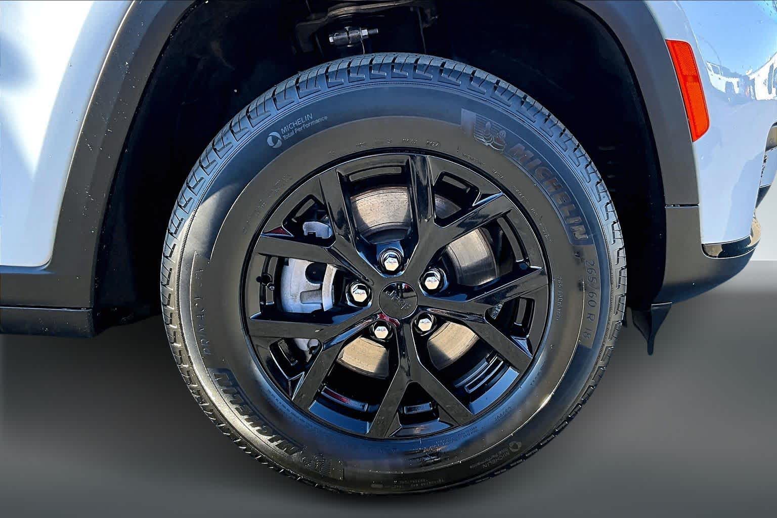 Thumbnail: 2024 Jeep Grand Cherokee L - 36