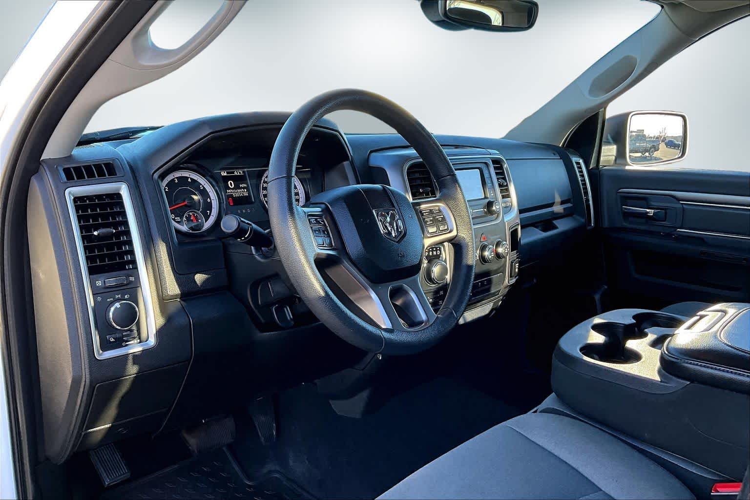 Thumbnail: 2022 RAM 1500 Classic - 2