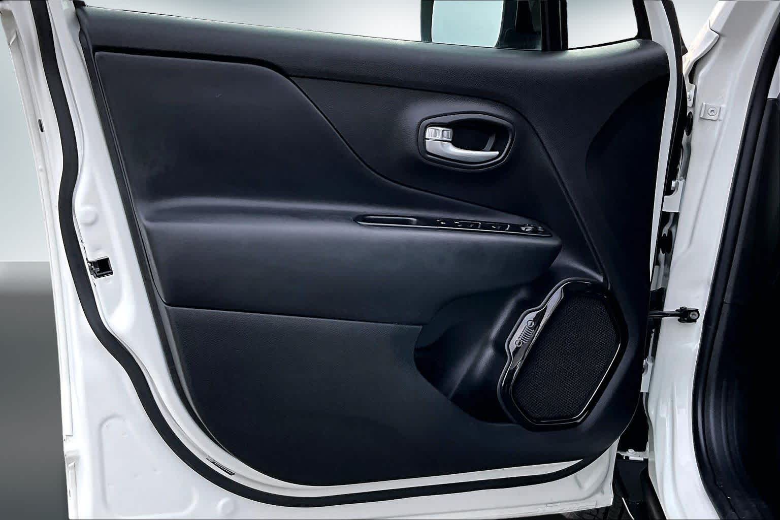 Thumbnail: 2023 Jeep Renegade - 27