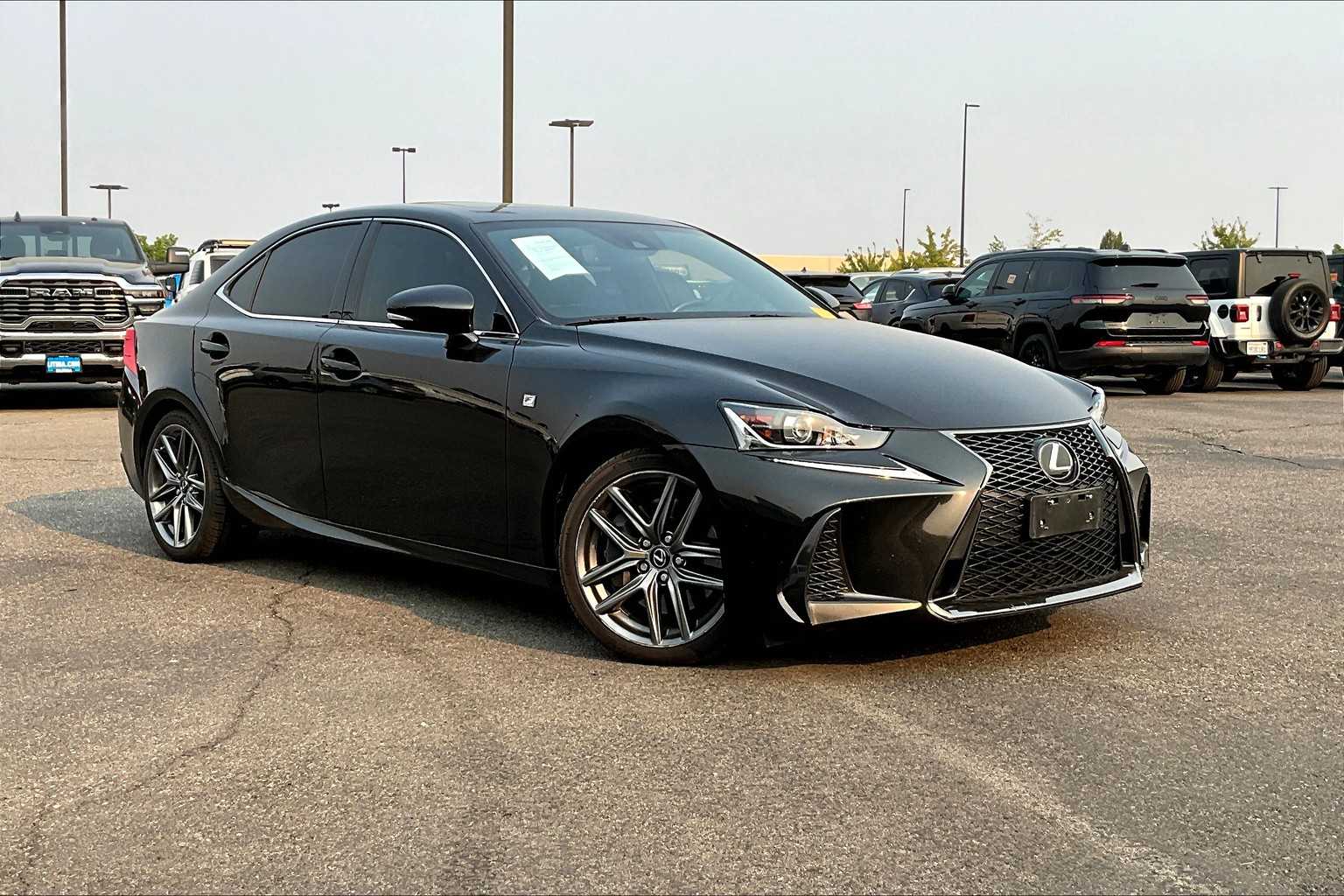 Thumbnail: 2017 Lexus IS - 7