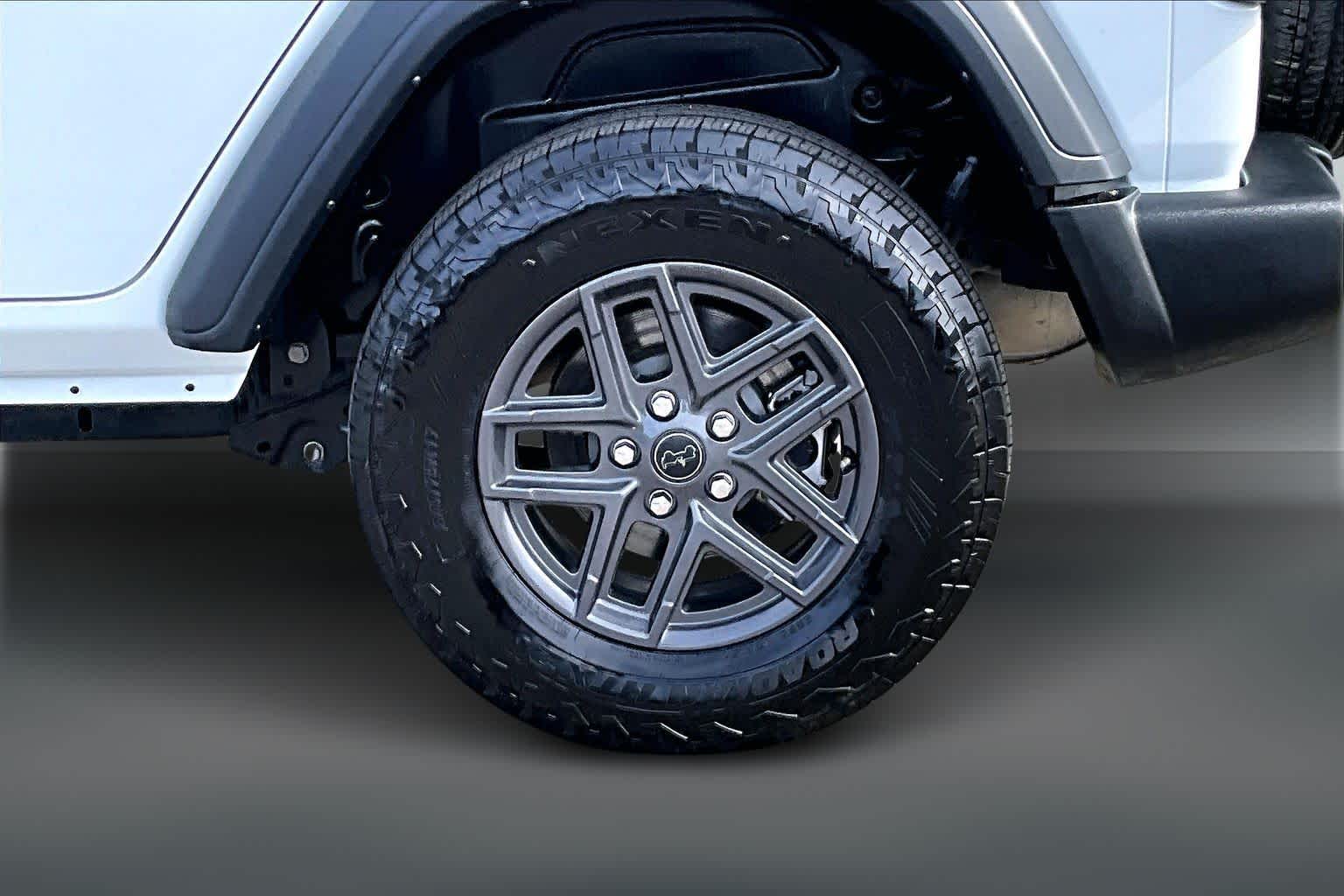 Thumbnail: 2024 Jeep Wrangler - 34