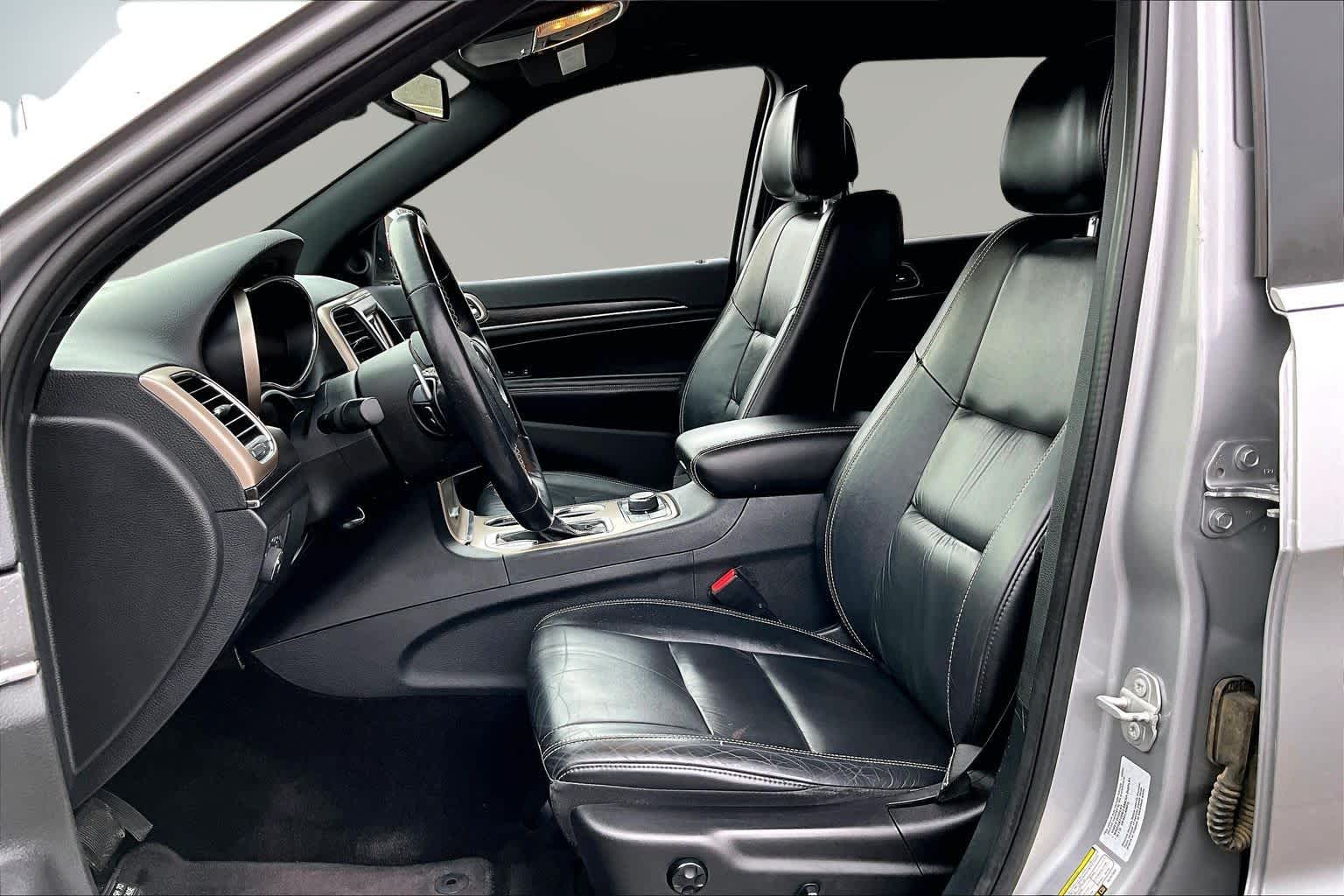 Thumbnail: 2016 Jeep Grand Cherokee - 11