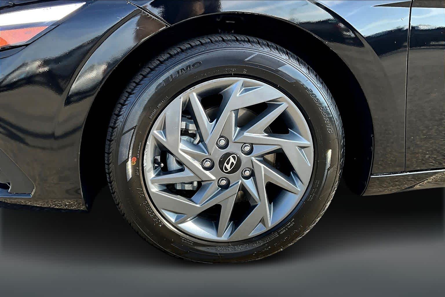 Thumbnail: 2024 Hyundai Elantra - 8