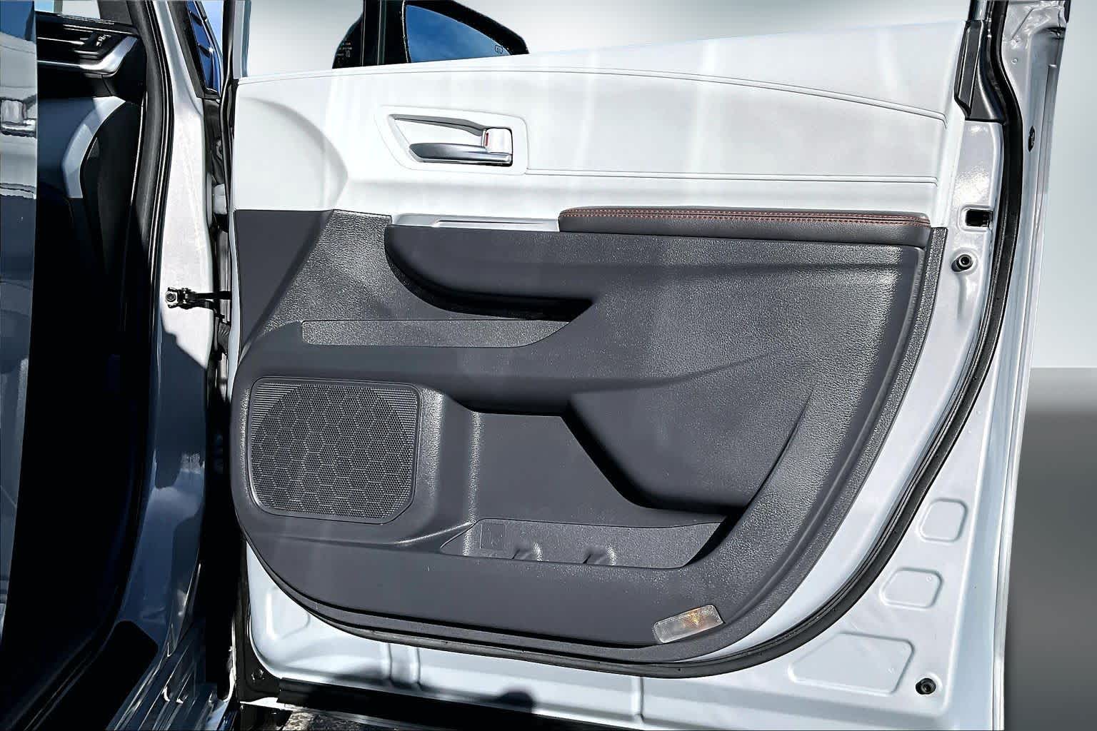 Thumbnail: 2024 Toyota Sienna - 28