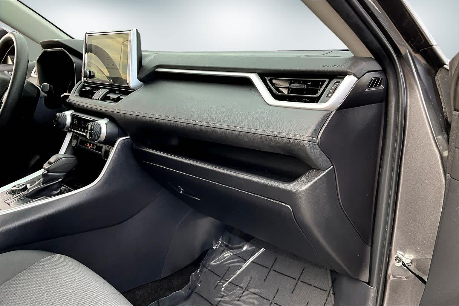 Thumbnail: 2024 Toyota RAV4 - 23