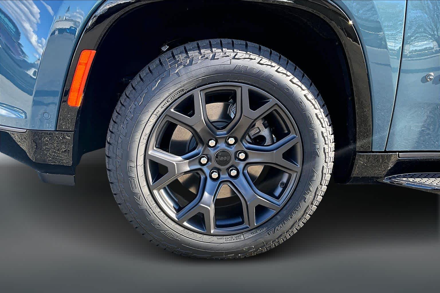 Thumbnail: 2026 Jeep Grand Wagoneer - 7