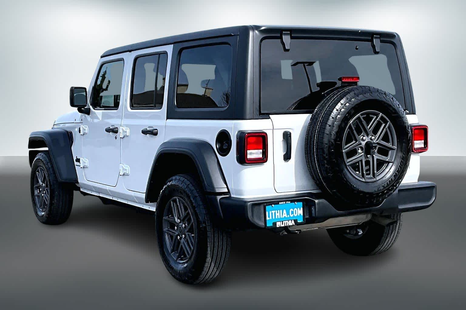 Thumbnail: 2024 Jeep Wrangler - 4