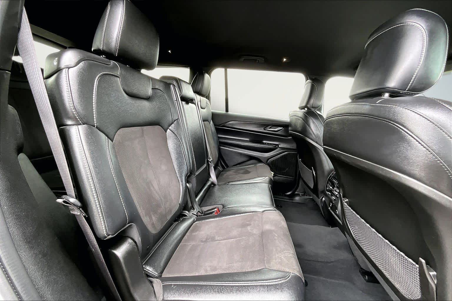 Thumbnail: 2024 Jeep Grand Cherokee L - 30