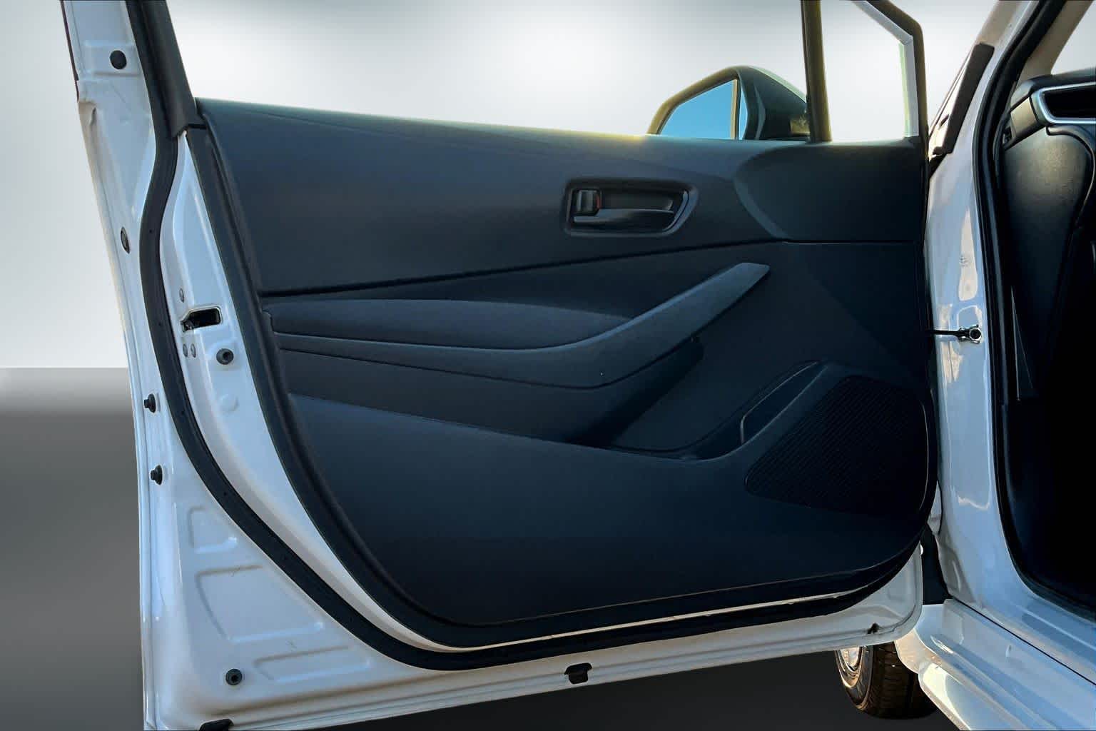 Thumbnail: 2023 Toyota Corolla - 27