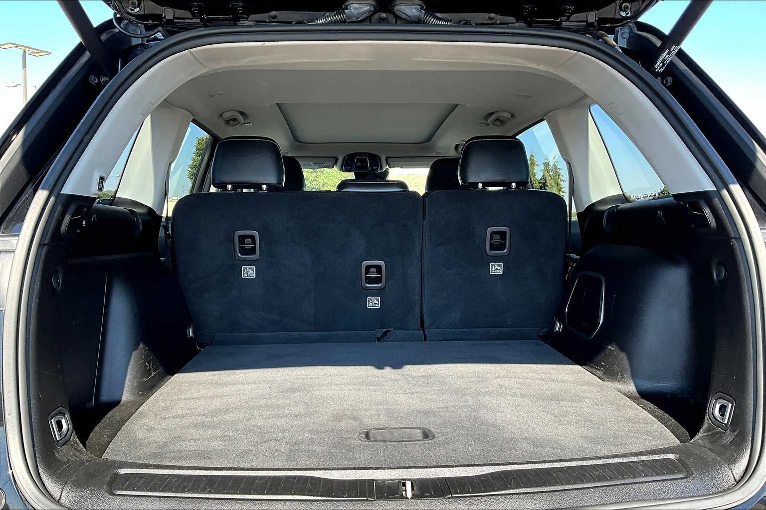 Thumbnail: 2023 Jeep Grand Cherokee - 18