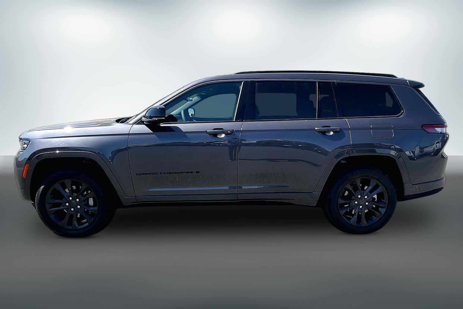 Thumbnail: 2026 Jeep Grand Cherokee - 3