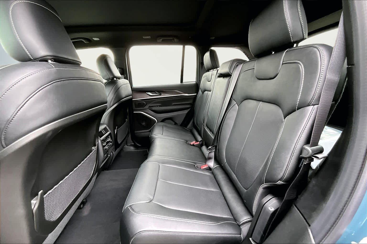 Thumbnail: 2026 Jeep Grand Cherokee - 13