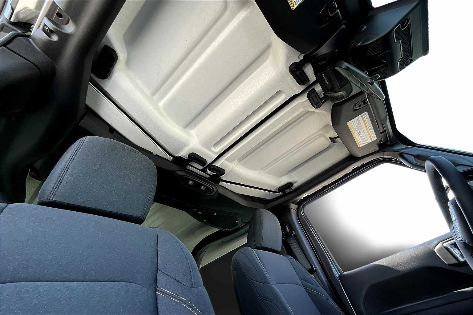 2024 Jeep Wrangler Sport 27