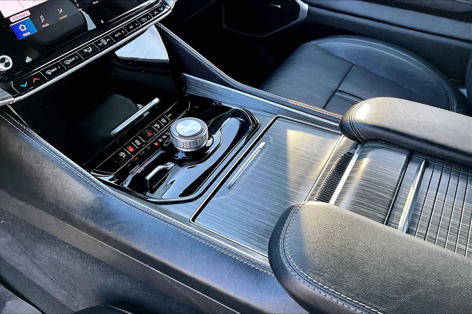 Thumbnail: 2024 Jeep Wagoneer - 16