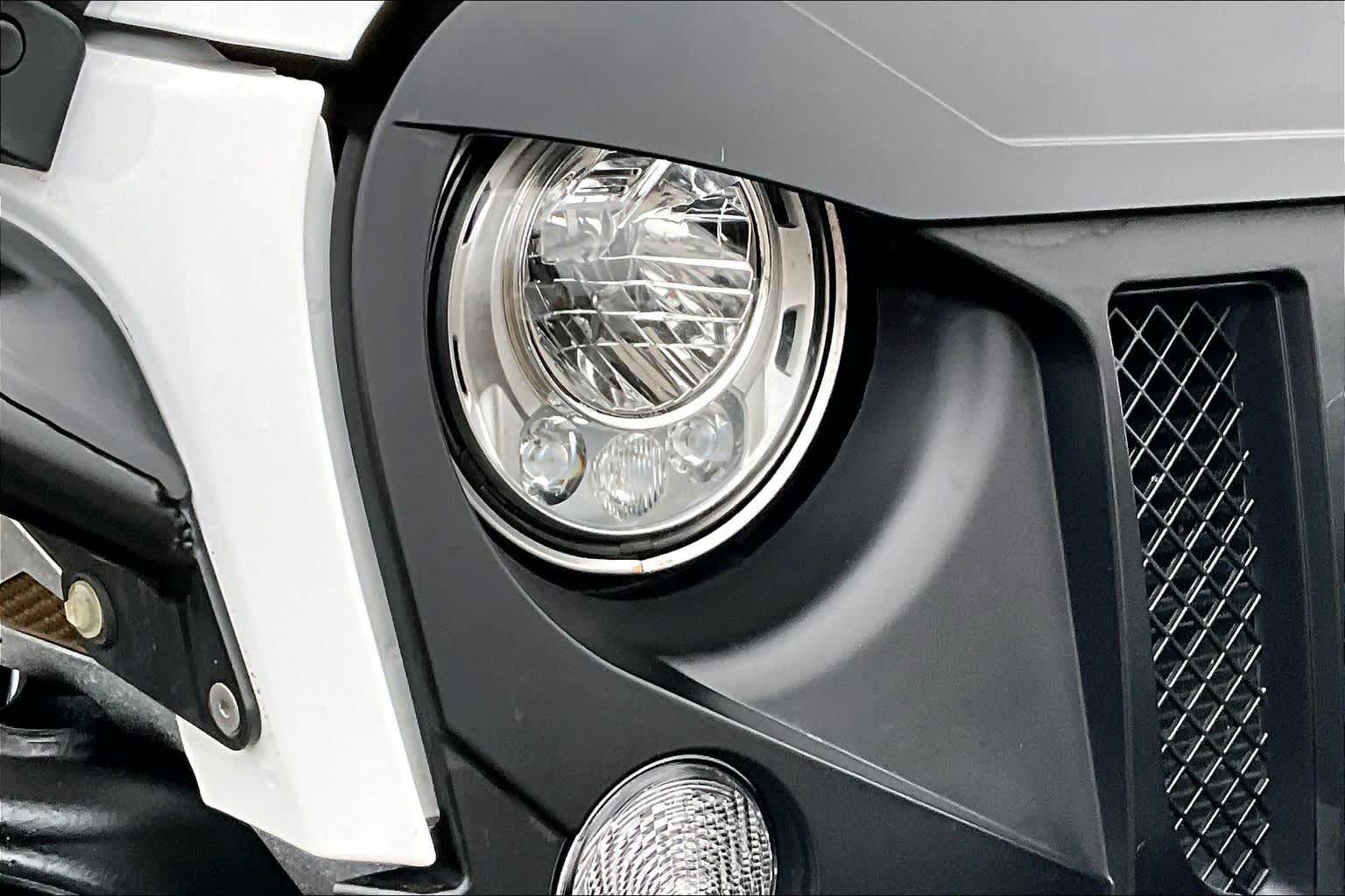 Thumbnail: 2017 Jeep Wrangler - 28