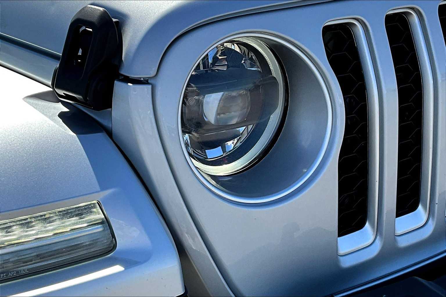 Thumbnail: 2023 Jeep Wrangler - 32