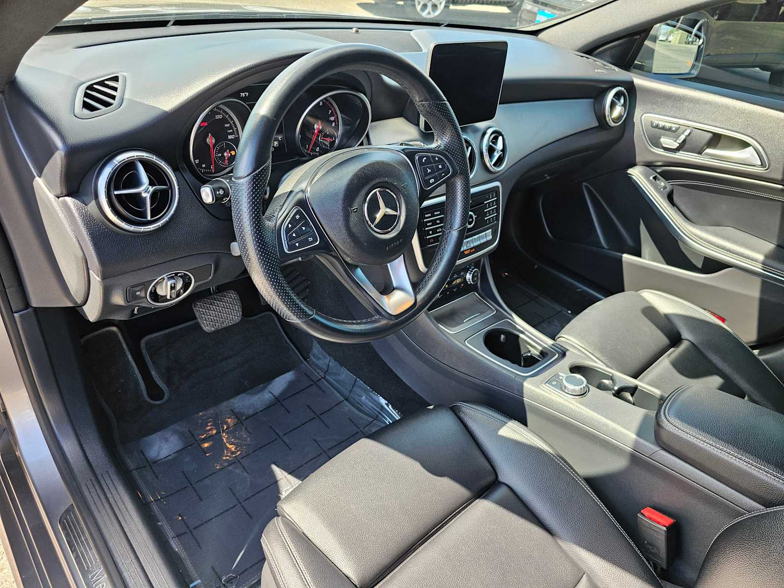 Thumbnail: 2019 Mercedes-Benz CLA - 2