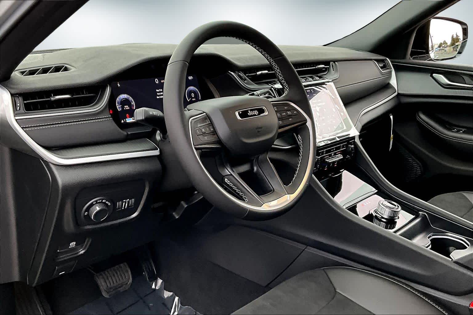 Thumbnail: 2025 Jeep Grand Cherokee - 2