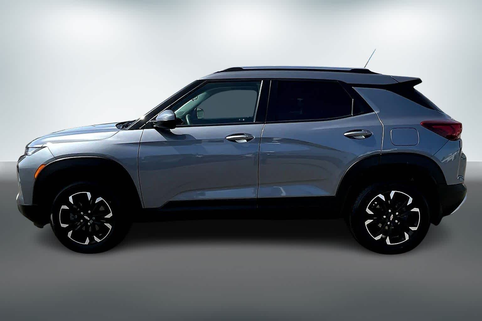 Thumbnail: 2022 Chevrolet TrailBlazer - 3