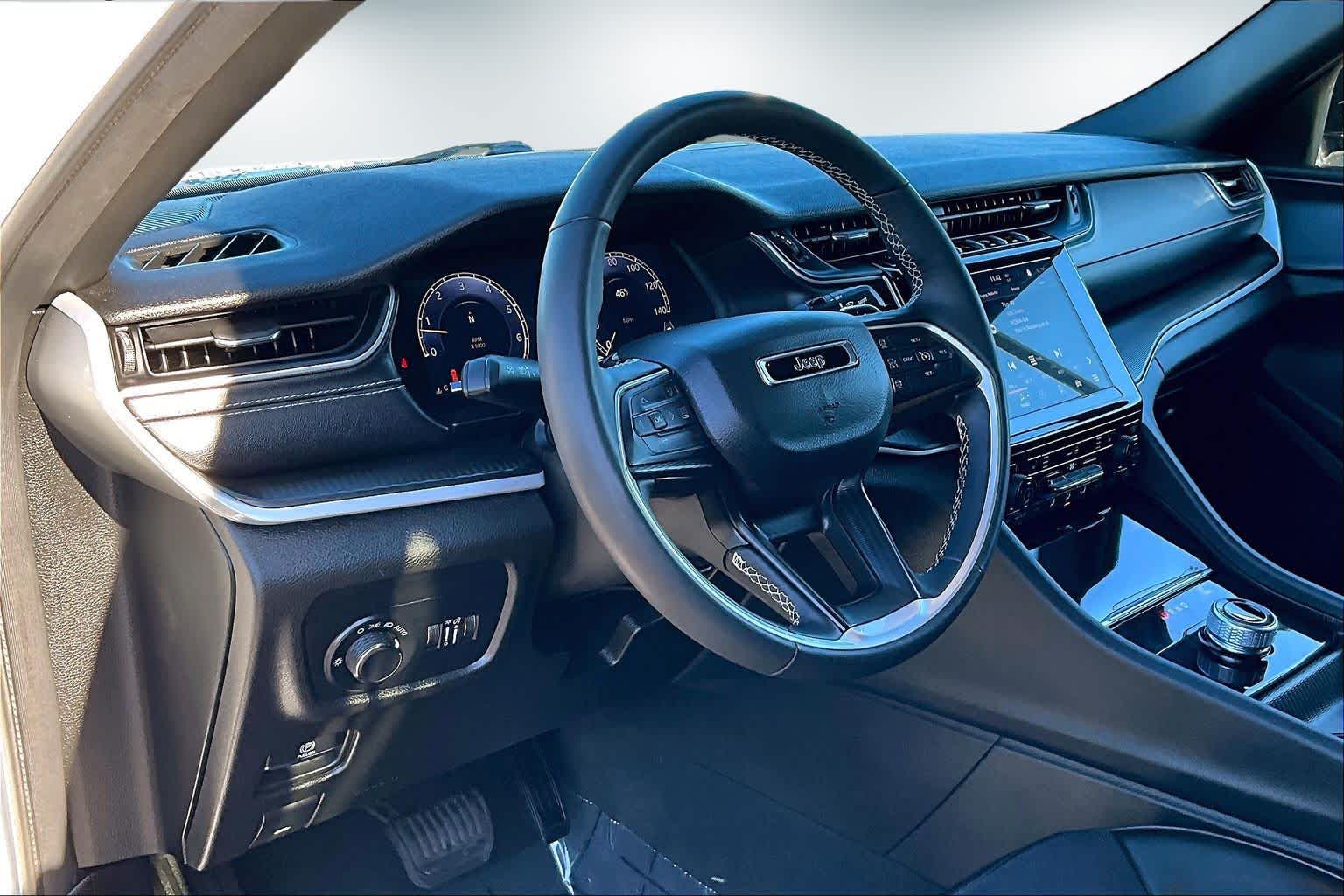 Thumbnail: 2024 Jeep Grand Cherokee L - 2