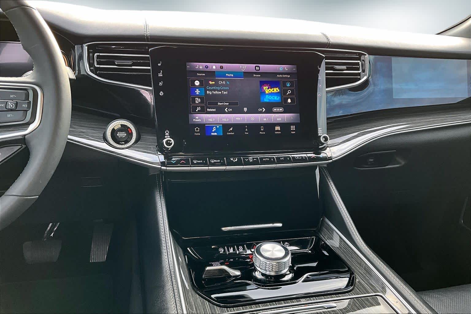 Thumbnail: 2022 Jeep Wagoneer - 15