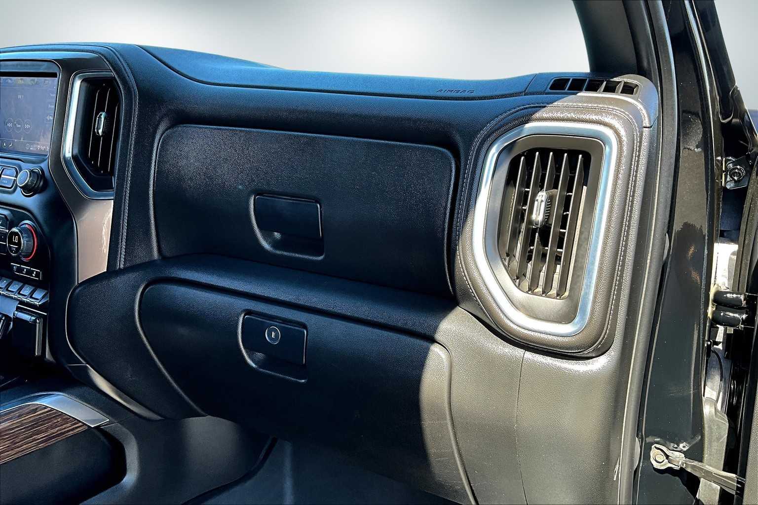 Thumbnail: 2020 Chevrolet Silverado 3500 - 23