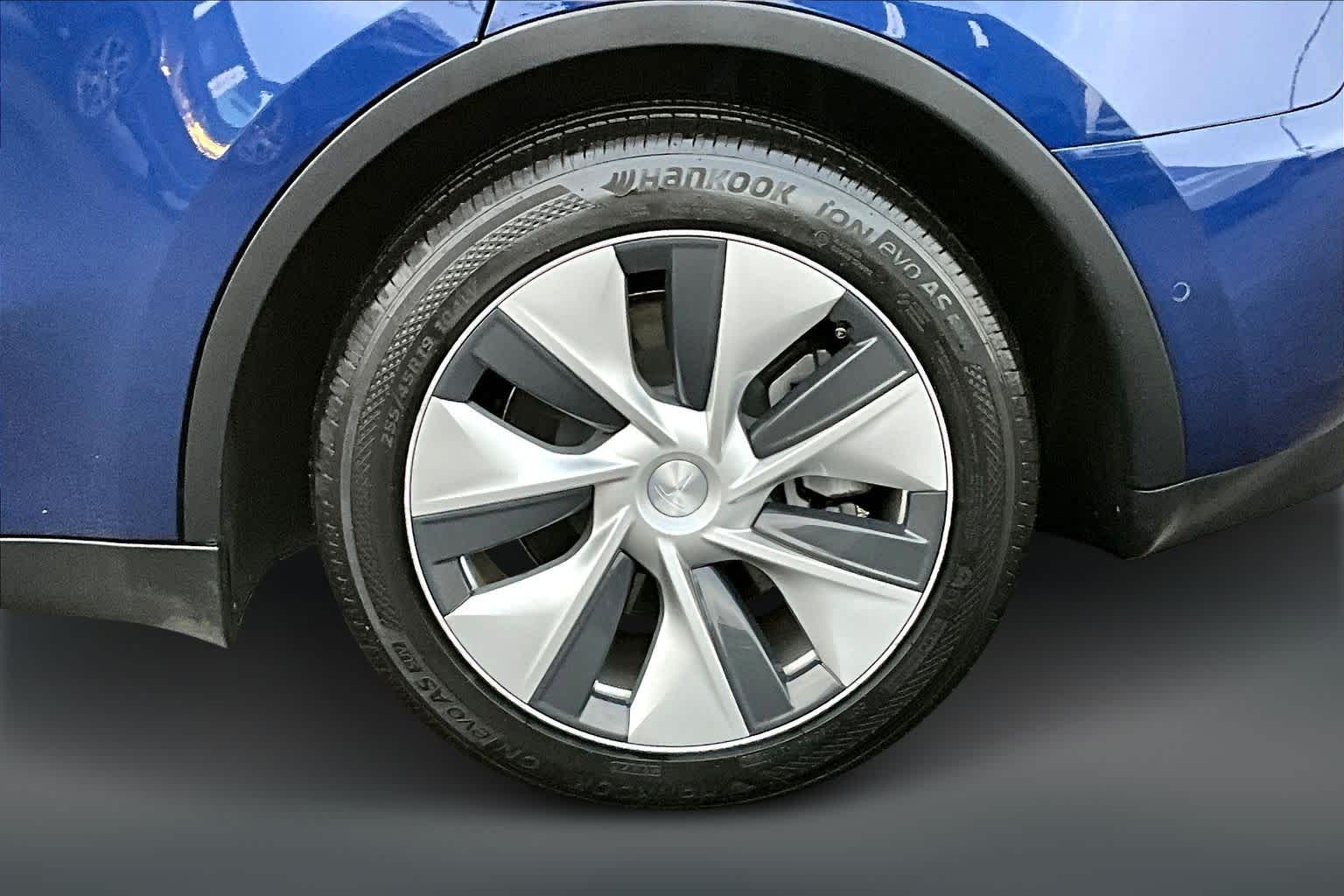 Thumbnail: 2021 Tesla Model Y - 33