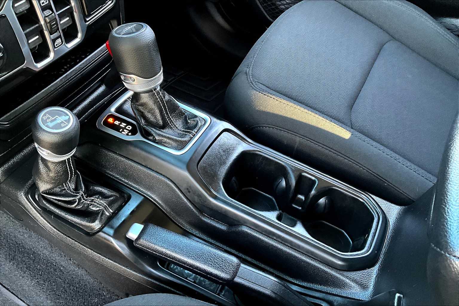 Thumbnail: 2020 Jeep Gladiator - 16