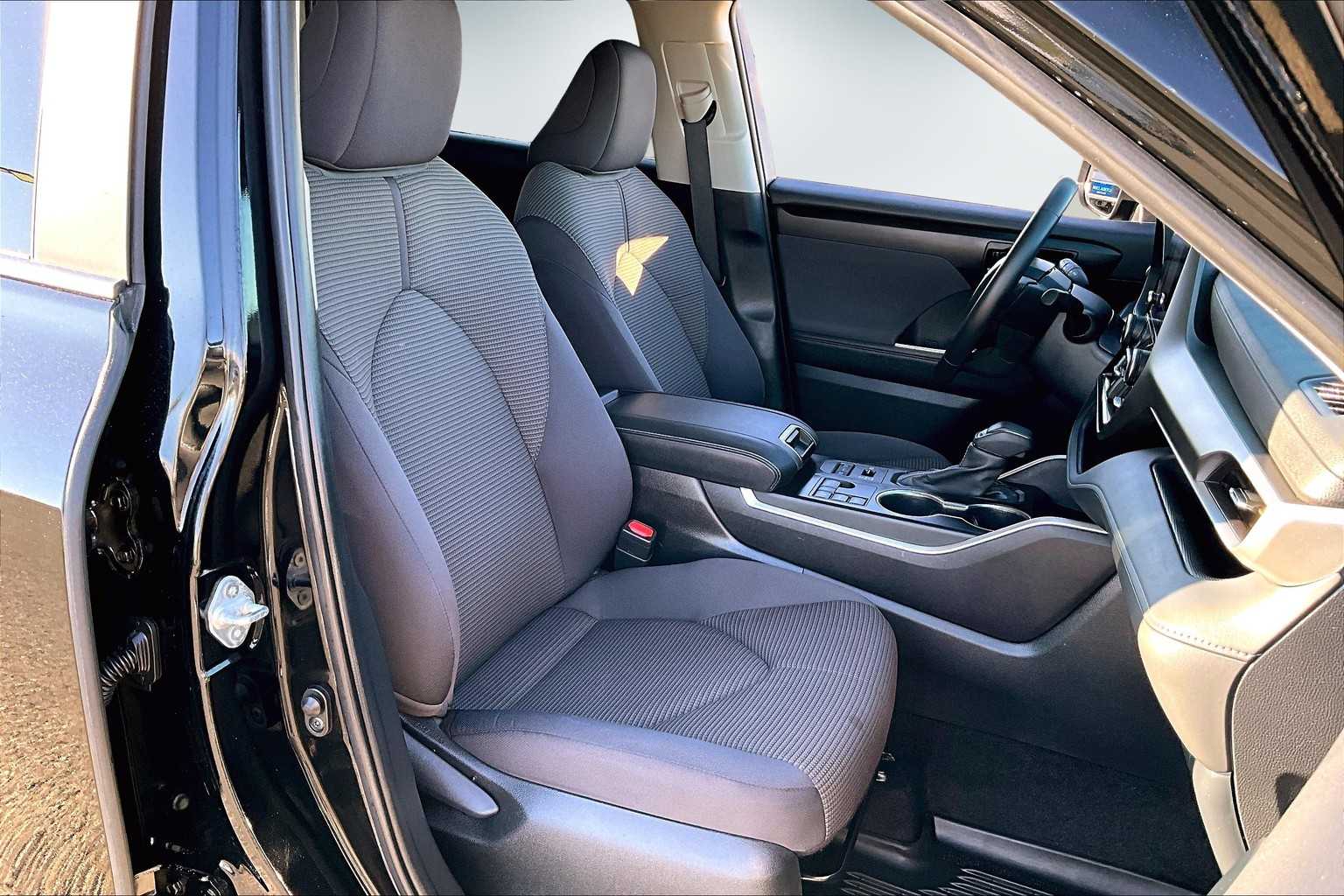 Thumbnail: 2024 Toyota Highlander - 13