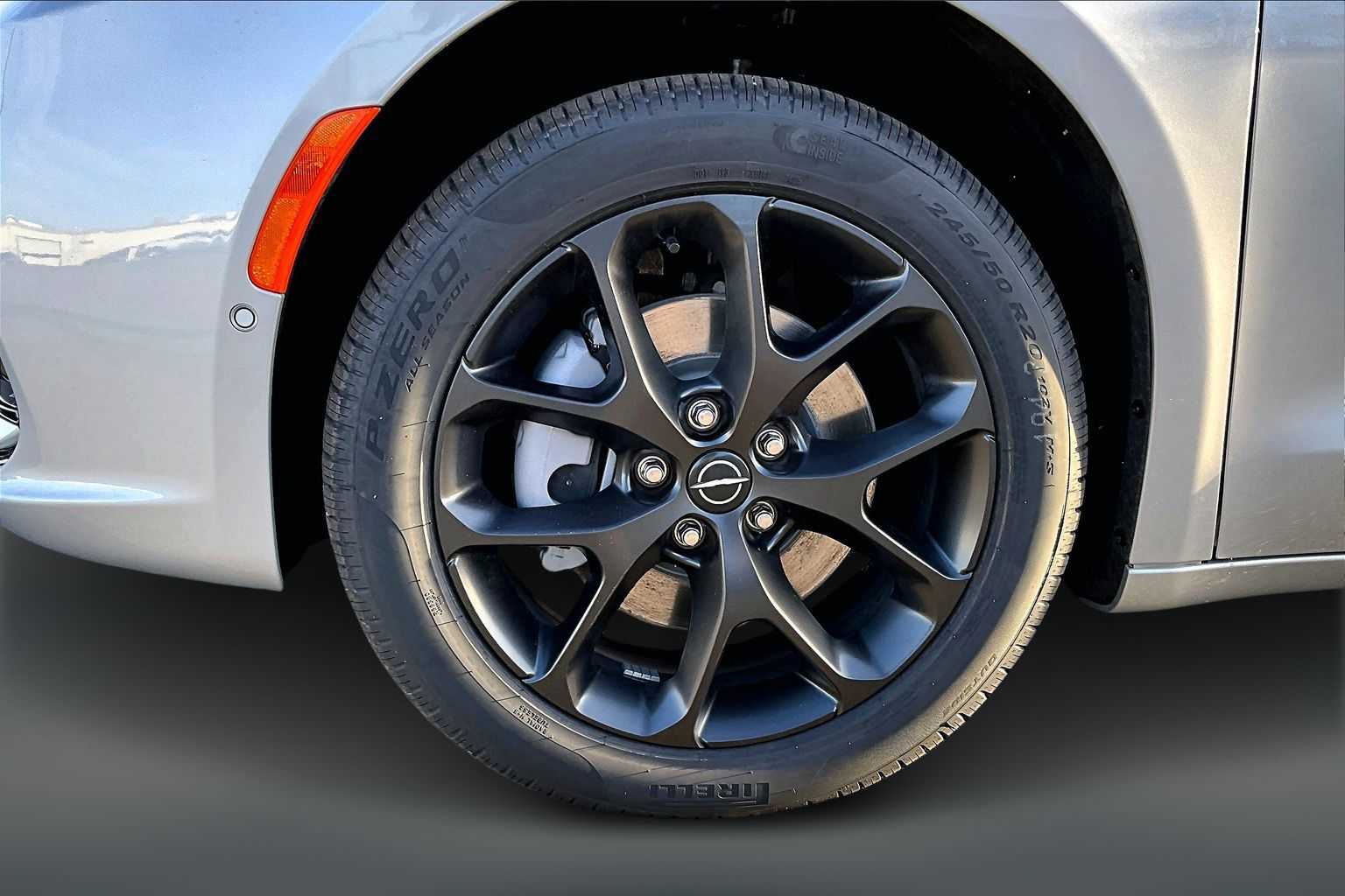 Thumbnail: 2026 Chrysler Pacifica - 8