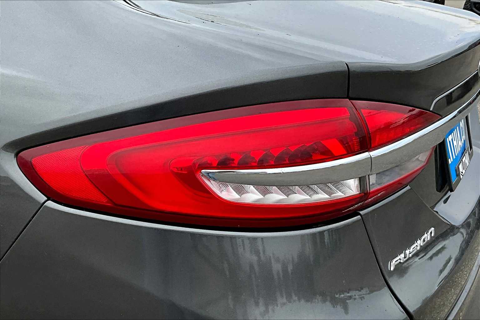 Thumbnail: 2017 Ford Fusion - 33