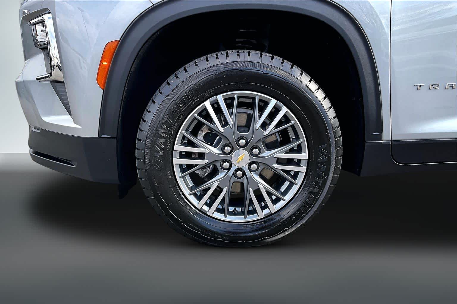 Thumbnail: 2025 Chevrolet Traverse - 7