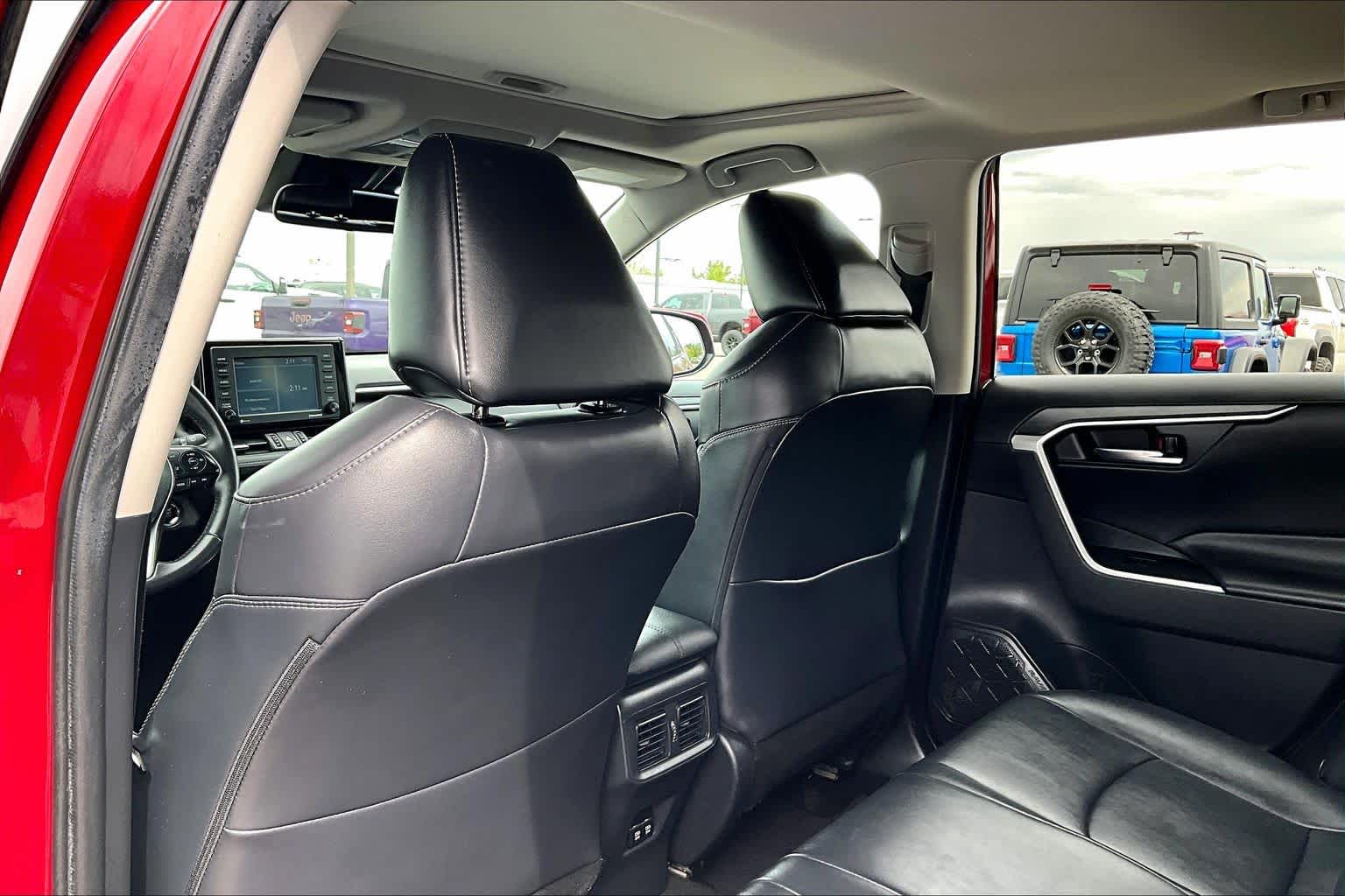 Thumbnail: 2020 Toyota RAV4 - 12