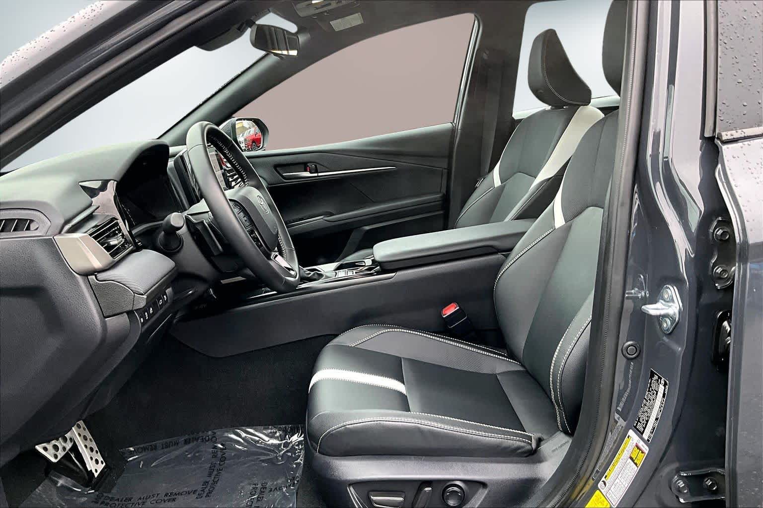 Thumbnail: 2025 Toyota Camry - 11