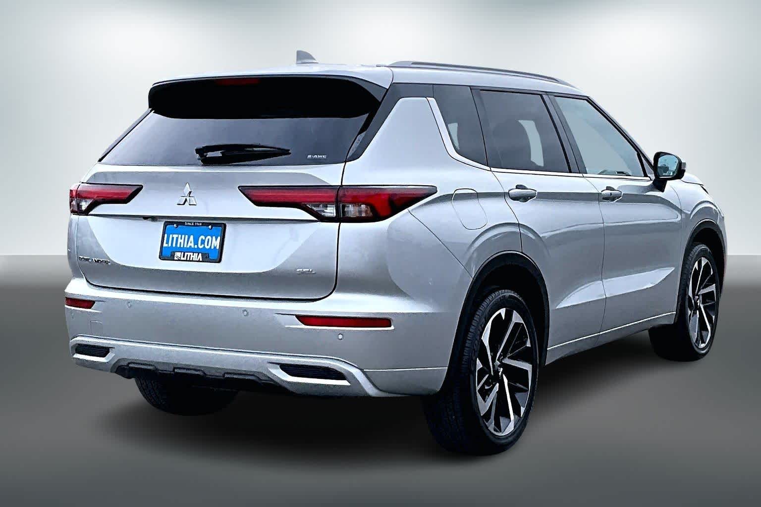 Thumbnail: 2024 Mitsubishi Outlander - 22